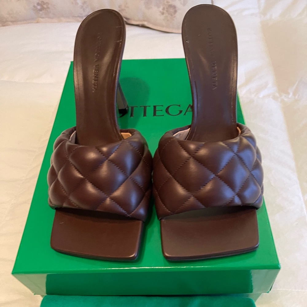 Authentic like new bottega lido heels